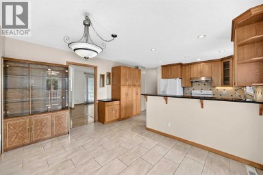 351 Cedarpark Drive SW Calgary Alberta photo 15