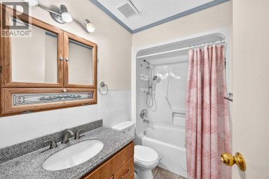 351 Cedarpark Drive SW Calgary Alberta photo 22
