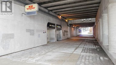 101 - 118 VARNA DRIVE Toronto (Englemount-Lawrence) Ontario photo 33