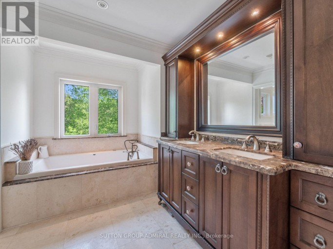 35 WENTWORTH AVENUE, Toronto (Lansing-Westgate), Ontario, M2N1T5