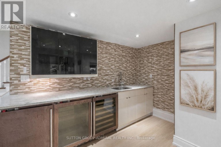 35 WENTWORTH AVENUE, Toronto (Lansing-Westgate), Ontario, M2N1T5