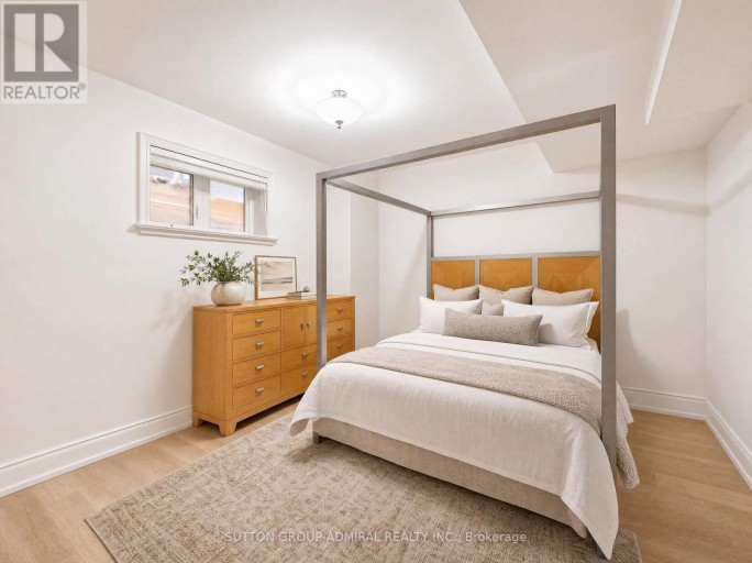 35 WENTWORTH AVENUE, Toronto (Lansing-Westgate), Ontario, M2N1T5