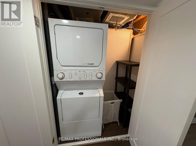 LOWER - 19 ELMBROOK CRESCENT, Toronto (Eringate-Centennial-West Deane), Ontario, M9C5B2