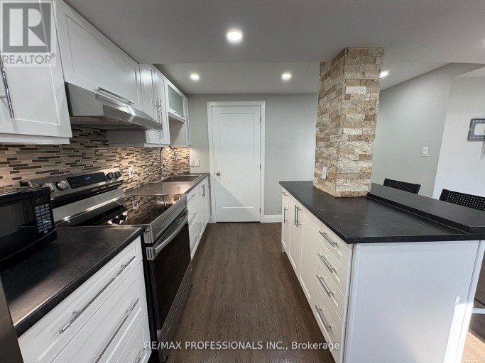 LOWER - 19 ELMBROOK CRESCENT, Toronto (Eringate-Centennial-West Deane), Ontario, M9C5B2