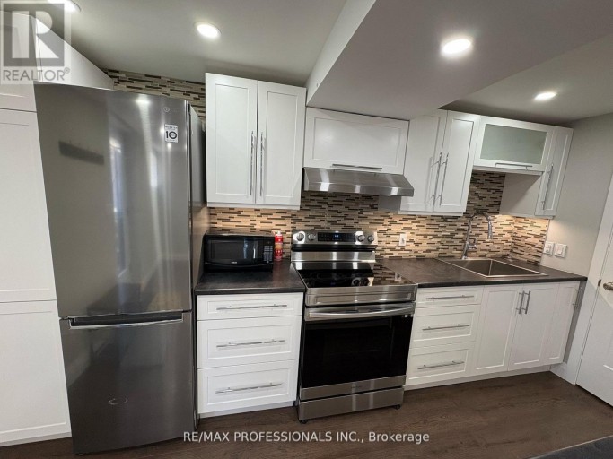 LOWER - 19 ELMBROOK CRESCENT, Toronto (Eringate-Centennial-West Deane), Ontario, M9C5B2
