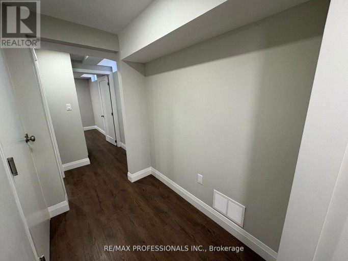 LOWER - 19 ELMBROOK CRESCENT, Toronto (Eringate-Centennial-West Deane), Ontario, M9C5B2