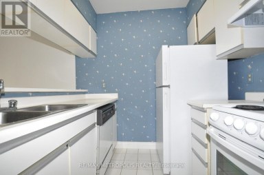 PH01 - 880 DUNDAS STREET W Mississauga (Erindale) Ontario photo 12