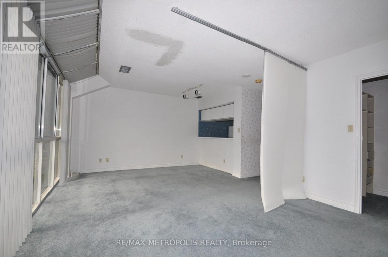 PH01 - 880 DUNDAS STREET W, Mississauga (Erindale), Ontario, L5C4H3