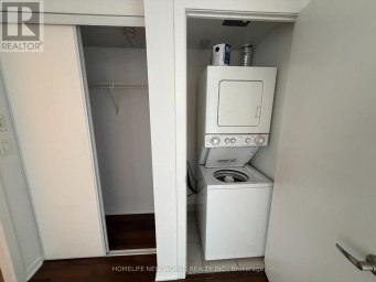 1017 - 20 JOE SHUSTER WAY Toronto (South Parkdale) Ontario photo 14