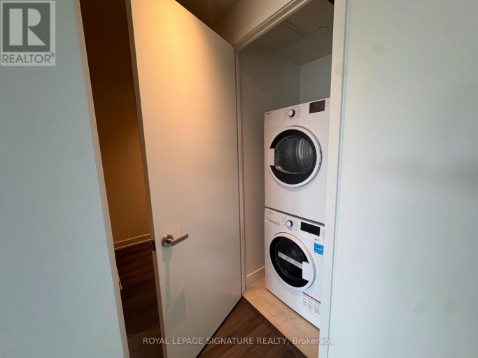4601 - 448 BURNHAMTHORPE ROAD W, Mississauga (City Centre), Ontario, L5B0R4