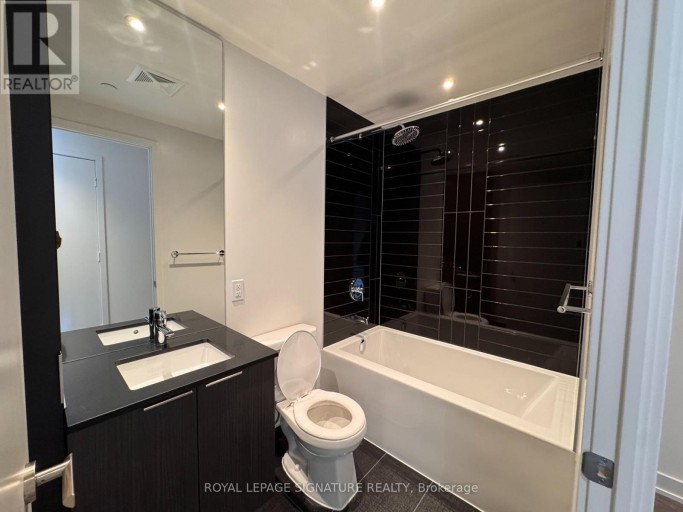 4601 - 448 BURNHAMTHORPE ROAD W, Mississauga (City Centre), Ontario, L5B0R4