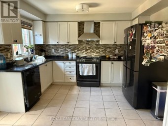 42 COBBLESTONE COURT Brampton (Sandringham-Wellington) Ontario photo 4