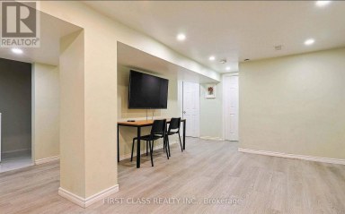 LOWER - 76 MACDONALD STREET Toronto (Mimico) Ontario photo 2