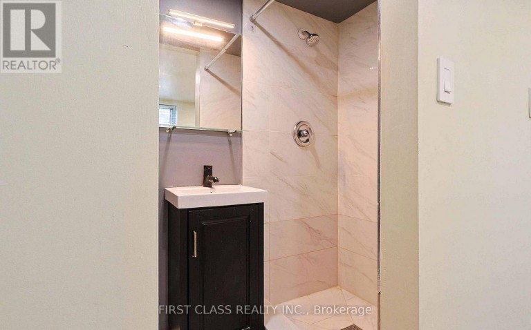 LOWER - 76 MACDONALD STREET, Toronto (Mimico), Ontario, M8V1Y4