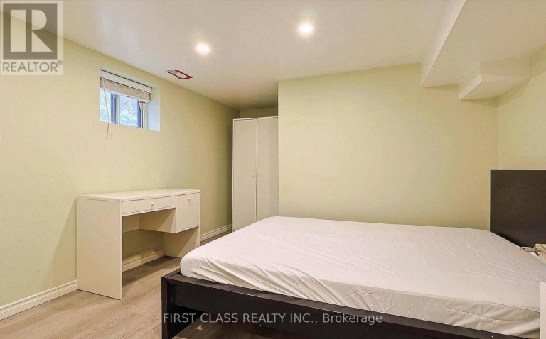LOWER - 76 MACDONALD STREET, Toronto (Mimico), Ontario, M8V1Y4