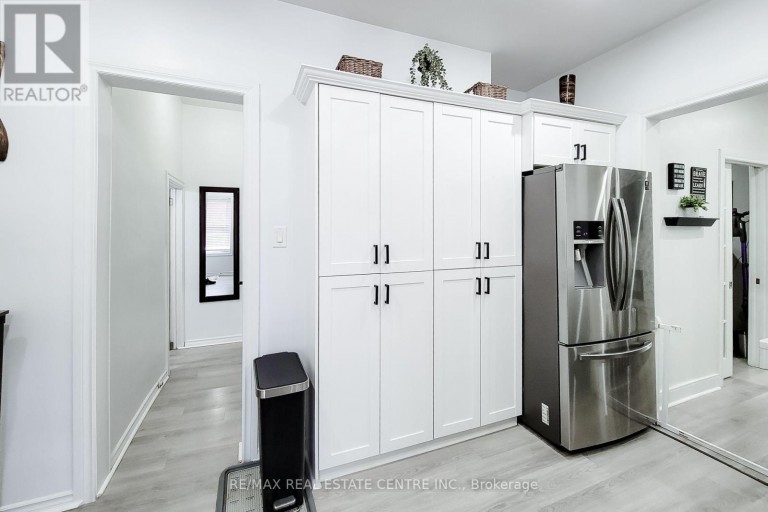 58 EAST 22ND STREET, Hamilton (Eastmount), Ontario, L8V2V3