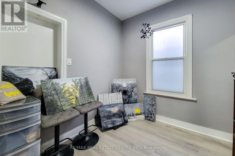 58 EAST 22ND STREET, Hamilton (Eastmount), Ontario, L8V2V3