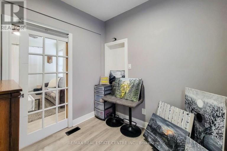 58 EAST 22ND STREET, Hamilton (Eastmount), Ontario, L8V2V3