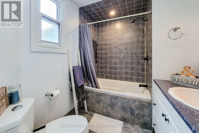 58 EAST 22ND STREET, Hamilton (Eastmount), Ontario, L8V2V3