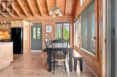 43 15C ISLAND Carling Ontario photo 6