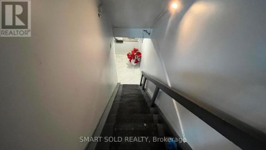 MAIN FLR + BSMT - 1592 EGLINTON AVENUE W Toronto (Briar Hill-Belgravia) Ontario photo 8