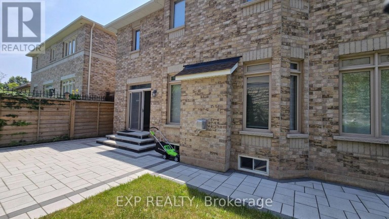 2209 BLACKBIRD COURT, Oakville (WT West Oak Trails), Ontario, L6M5E6