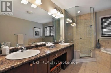 2209 BLACKBIRD COURT Oakville (WT West Oak Trails) Ontario photo 9