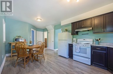1874 CHURCHILL AVENUE London East (East H) Ontario photo 9