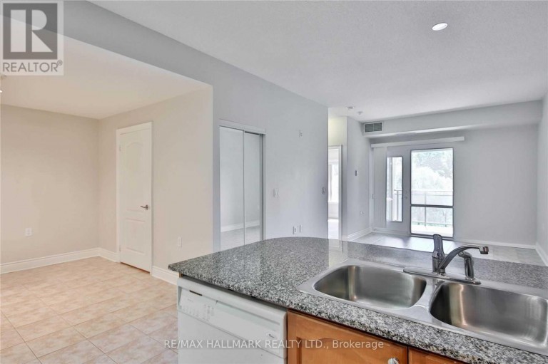 411 - 8201 ISLINGTON AVENUE, Vaughan (Islington Woods), Ontario, L4L9S6