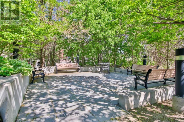 411 - 8201 ISLINGTON AVENUE, Vaughan (Islington Woods), Ontario, L4L9S6