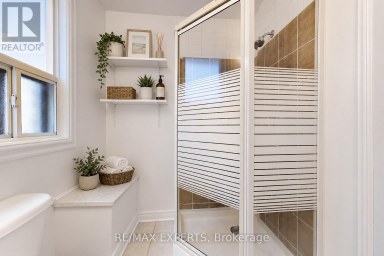 8 PARR STREET Toronto (Little Portugal) Ontario photo 13