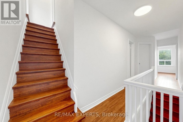 8 PARR STREET, Toronto (Little Portugal), Ontario, M6J2E3