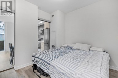 110 - 2300 ST. CLAIR AVENUE W Toronto (Junction Area) Ontario photo 10