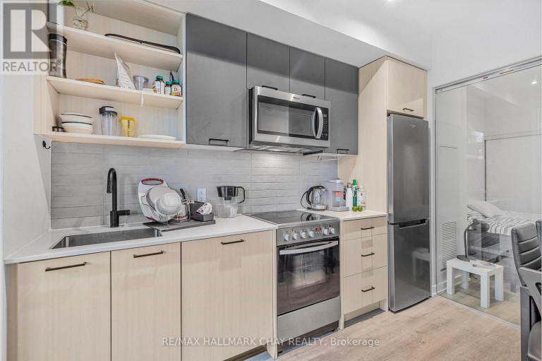 110 - 2300 ST. CLAIR AVENUE W, Toronto (Junction Area), Ontario, M6N1K8