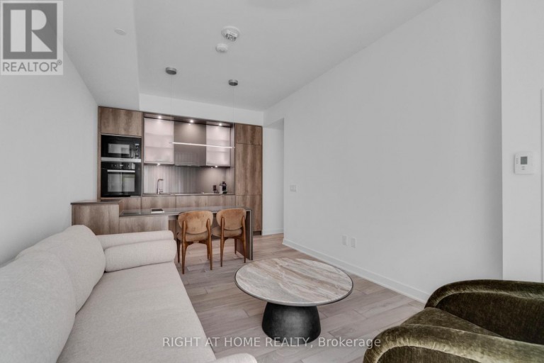 2113 - 11 YORKVILLE AVENUE, Toronto (Annex), Ontario, M4W0B7