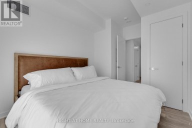 2113 - 11 YORKVILLE AVENUE Toronto (Annex) Ontario photo 19