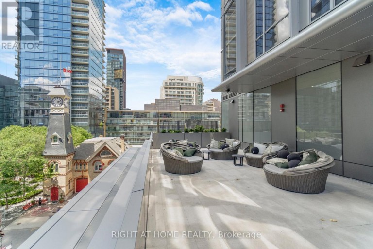 2113 - 11 YORKVILLE AVENUE, Toronto (Annex), Ontario, M4W0B7