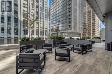 2113 - 11 YORKVILLE AVENUE Toronto (Annex) Ontario photo 25