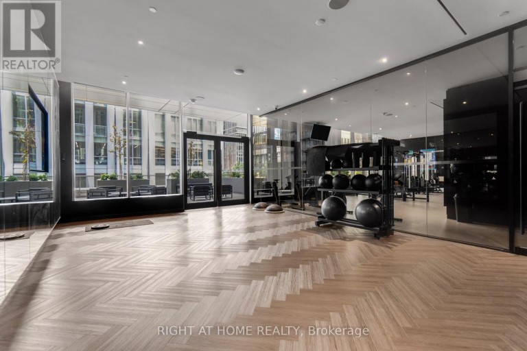 2113 - 11 YORKVILLE AVENUE, Toronto (Annex), Ontario, M4W0B7