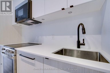 516 - 2369 DANFORTH AVENUE Toronto (East End-Danforth) Ontario photo 6