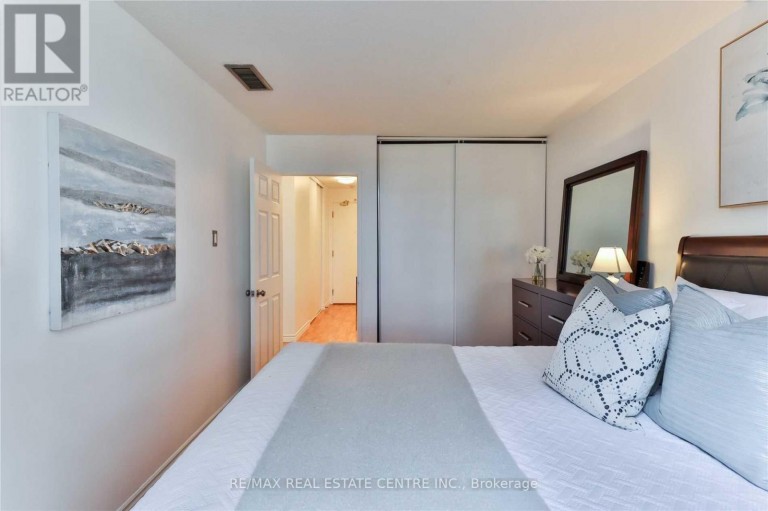 103 - 4450 TUCANA COURT, Mississauga (Hurontario), Ontario, L5R3R4