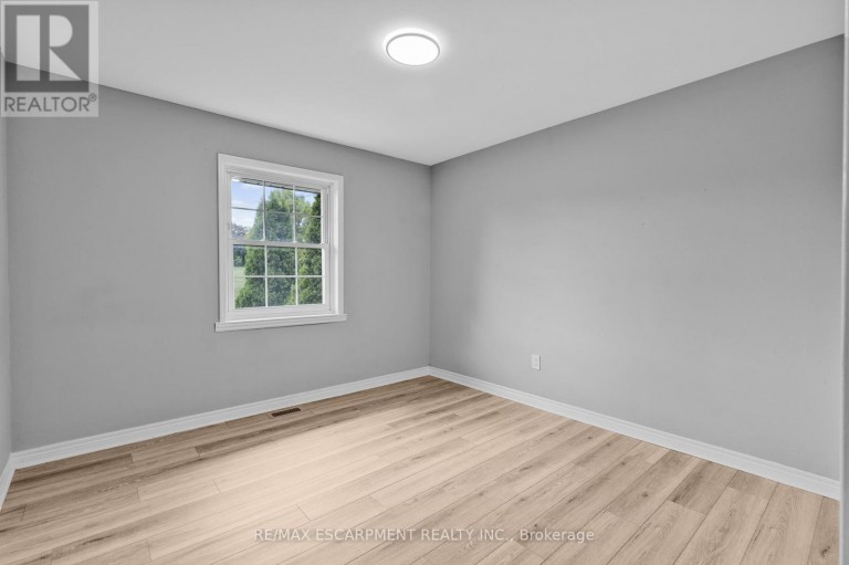 MAIN - 71 ORGAN CRESCENT, Hamilton (Huntington), Ontario, L8T1Y8