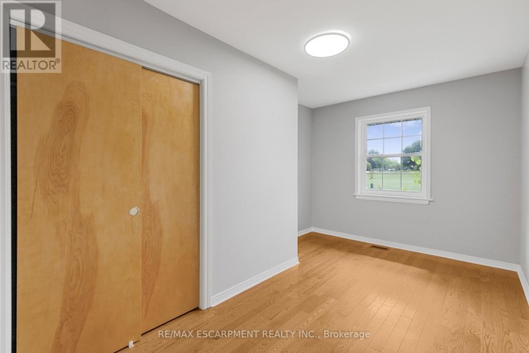 MAIN - 71 ORGAN CRESCENT, Hamilton (Huntington), Ontario, L8T1Y8