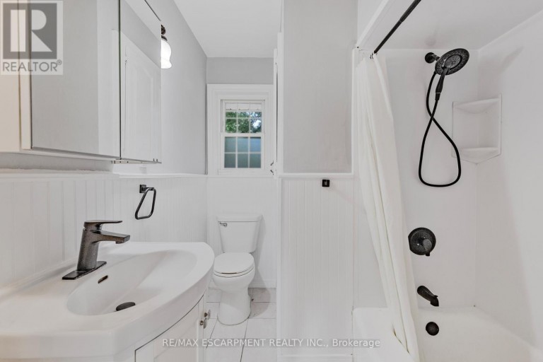 MAIN - 71 ORGAN CRESCENT, Hamilton (Huntington), Ontario, L8T1Y8