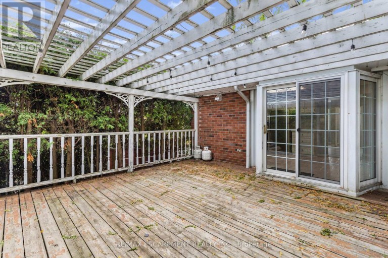 MAIN - 71 ORGAN CRESCENT, Hamilton (Huntington), Ontario, L8T1Y8