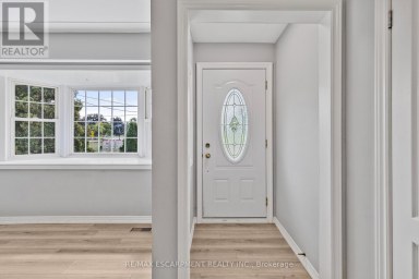 MAIN - 71 ORGAN CRESCENT Hamilton (Huntington) Ontario photo 3