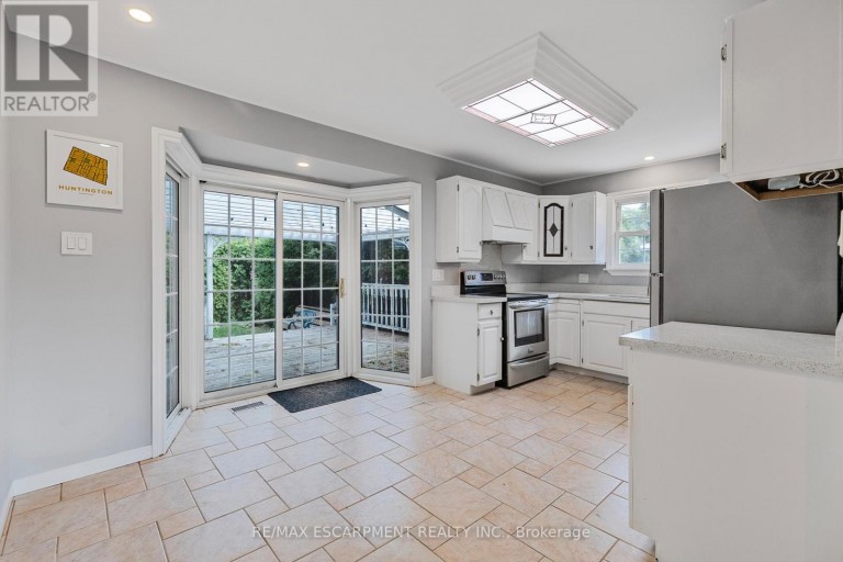 MAIN - 71 ORGAN CRESCENT, Hamilton (Huntington), Ontario, L8T1Y8