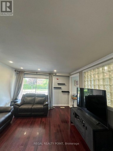 6 HARRINGTON CRESCENT, Toronto (Bayview Woods-Steeles), Ontario, M2M2Y5