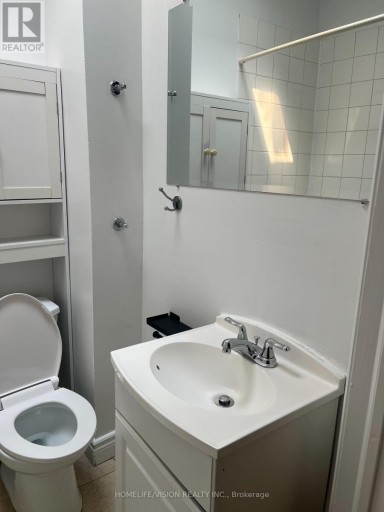 1 - 788 EGLINTON AVENUE E, Toronto (Leaside), Ontario, M4G2L1