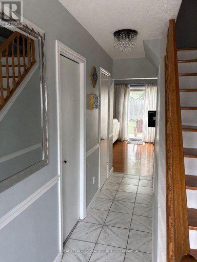 MAIN/UPPER - 137 MADOC DRIVE, Brampton (Madoc), Ontario, L6V2A5